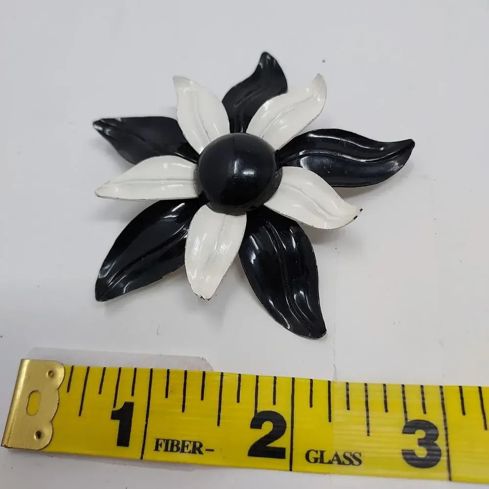 Vintage Brooch Mod Enamel Flower Black White Midcentury 1960s Pop Art 3
